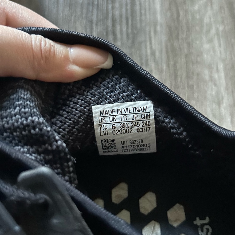 Adidas NMD R1 - Picture 6 of 9